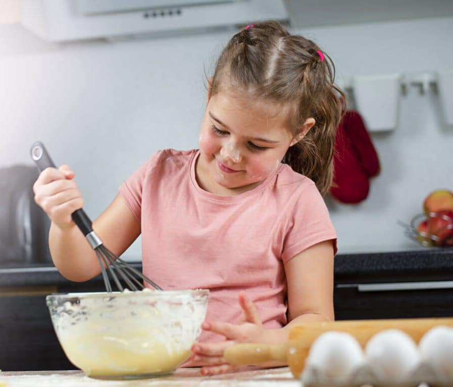 girl-kitchen-preparing-dough-cookies-FILEminimizer-1-e1775688241700 Girl kitchen preparing dough cookies FILEminimizer 1 e1775688241700